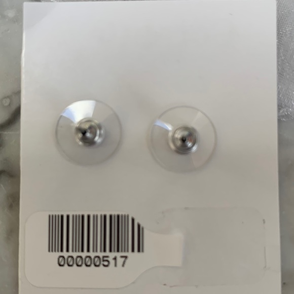 NWT CORAL COVE Rhinestone Heart Studs - Picture 3 of 3